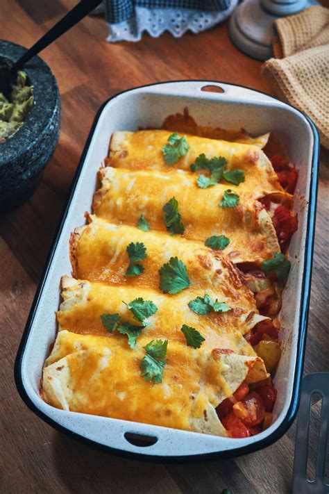 How does Baja Baked Enchilada fit into your Daily Goals - calories, carbs, nutrition