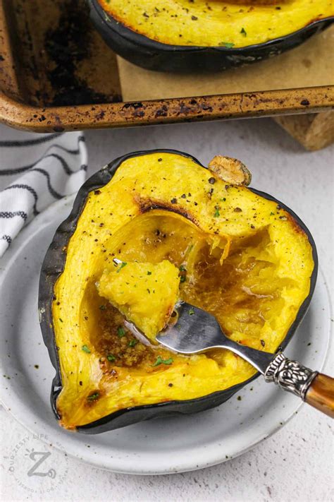 How does Baked Acorn Squash fit into your Daily Goals - calories, carbs, nutrition