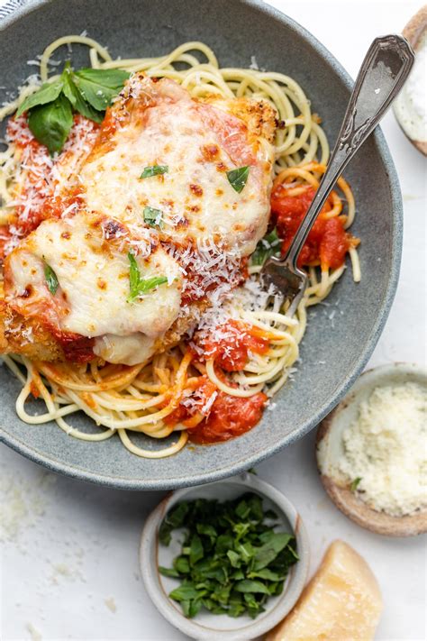 How does Baked Chicken Parmesan fit into your Daily Goals - calories, carbs, nutrition