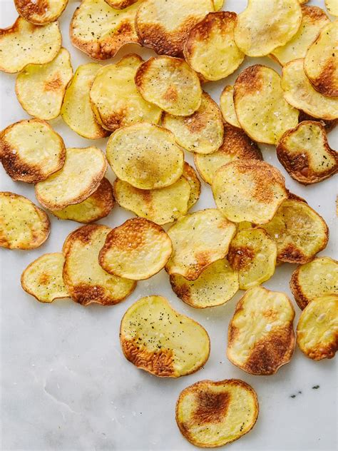 How does Baked Potato Chips fit into your Daily Goals - calories, carbs, nutrition