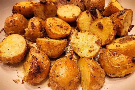 How does Baked Potato with Creamy Chicken Mayonnaise fit into your Daily Goals - calories, carbs, nutrition