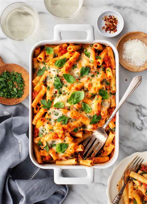 How does Baked Ziti with basil marinara fit into your Daily Goals - calories, carbs, nutrition