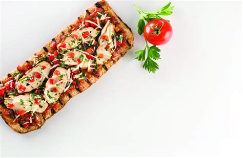 How does Balsamic Chicken Pizzetta fit into your Daily Goals - calories, carbs, nutrition