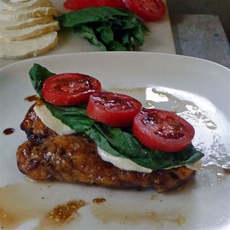 How does Balsamic Chicken with Fresh Mozzarella fit into your Daily Goals - calories, carbs, nutrition