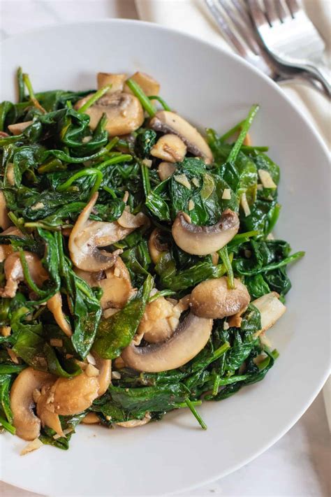How does Balsamic Onion Spinach fit into your Daily Goals - calories, carbs, nutrition