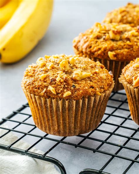 How does Banana Nut Muffin fit into your Daily Goals - calories, carbs, nutrition