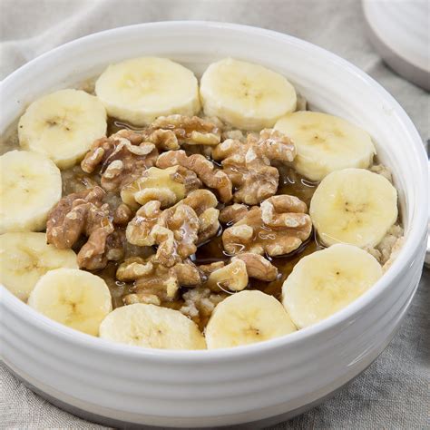 How does Banana Nut Oatmeal fit into your Daily Goals - calories, carbs, nutrition