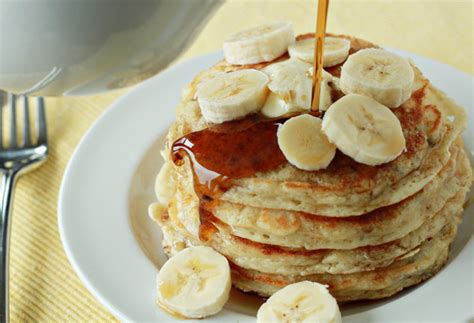 How does Banana Pancakes, Traditional fit into your Daily Goals - calories, carbs, nutrition