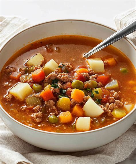 How does Beef 'n Veggie Soup with Mozzarella fit into your Daily Goals - calories, carbs, nutrition