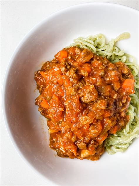 How does Beef Bolognese with Vegetables MEDIUM fit into your Daily Goals - calories, carbs, nutrition