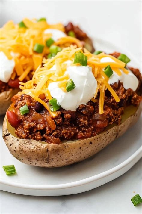 How does Beef Chili Baked Potato fit into your Daily Goals - calories, carbs, nutrition