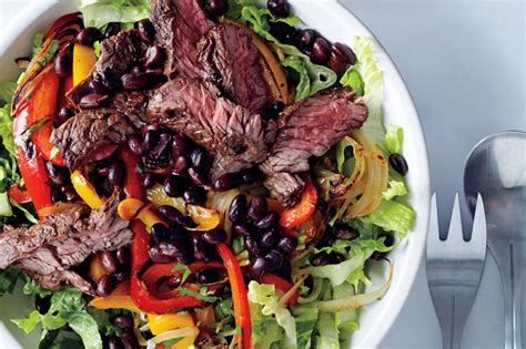 How does Beef Fajita Salad fit into your Daily Goals - calories, carbs, nutrition