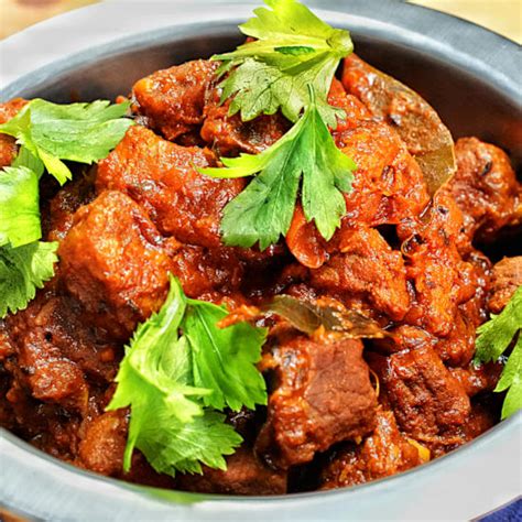 How does Beef Madras fit into your Daily Goals - calories, carbs, nutrition