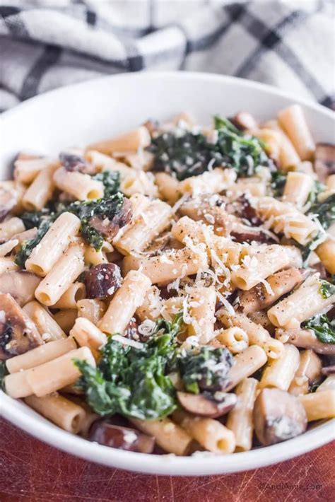 How does Beef Mushroom Kale Pasta Bake (46008.1) fit into your Daily Goals - calories, carbs, nutrition