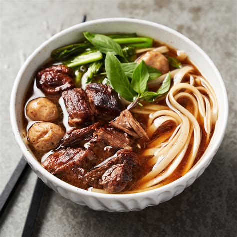 How does Beef Noodle Soup fit into your Daily Goals - calories, carbs, nutrition