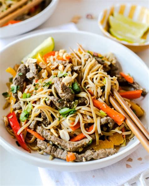 How does Beef Pad Thai fit into your Daily Goals - calories, carbs, nutrition