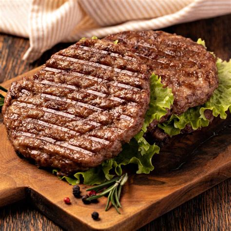 How does Beef Patty, Grilled fit into your Daily Goals - calories, carbs, nutrition