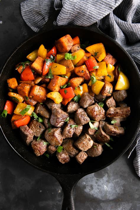 How does Beef Pepper Steak with Sweet Potato LARGE fit into your Daily Goals - calories, carbs, nutrition