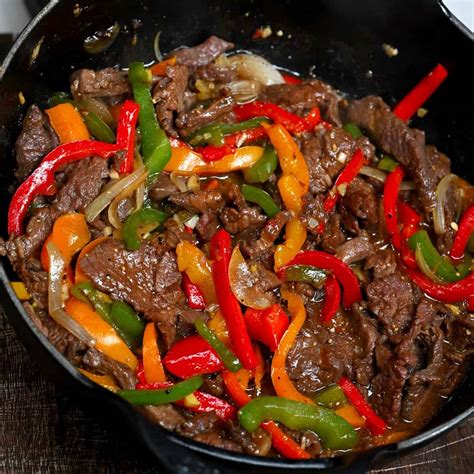 How does Beef Pepper Steak with Vegetables SMALL fit into your Daily Goals - calories, carbs, nutrition