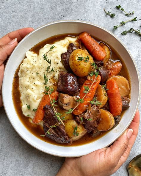 How does Beef Roast withSpicy Parsley Tom Sauce withButtermilk Mashed Potatoe Mushrooms withWhite Wine Shallot fit into your Daily Goals - calories, carbs, nutrition