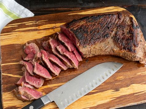 How does Beef Sirloin Tri-Tip Roast fit into your Daily Goals - calories, carbs, nutrition