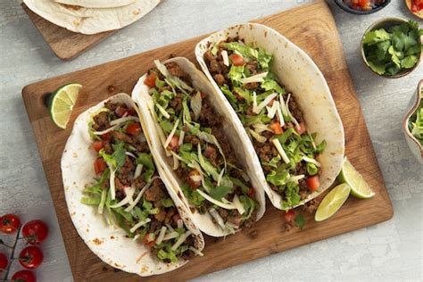 How does Beef Soft Tacos, Wrapped fit into your Daily Goals - calories, carbs, nutrition