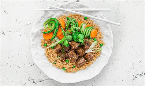 How does Beef Stir fry with Basmati Rice LARGE fit into your Daily Goals - calories, carbs, nutrition