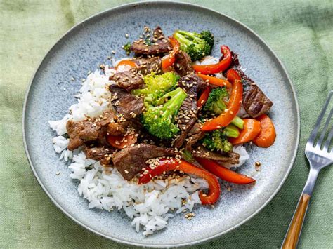 How does Beef Stir fry with Basmati Rice MEDIUM fit into your Daily Goals - calories, carbs, nutrition