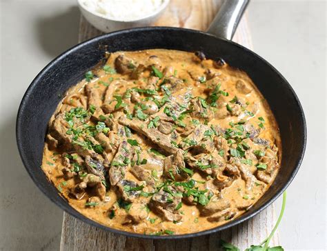 How does Beef Stroganoff with Brown Rice SMALL fit into your Daily Goals - calories, carbs, nutrition