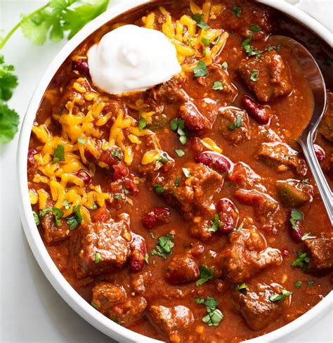 How does Beef chilli con carne fit into your Daily Goals - calories, carbs, nutrition