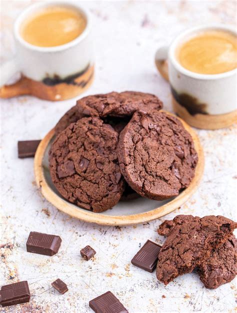 How does Best Ever Chocolate Cookies fit into your Daily Goals - calories, carbs, nutrition