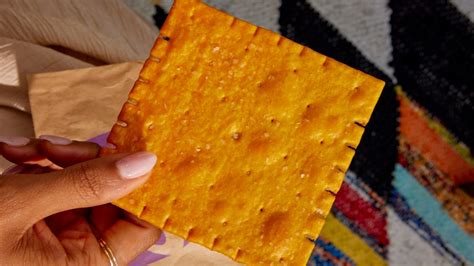 How does Big Cheez-It fit into your Daily Goals - calories, carbs, nutrition