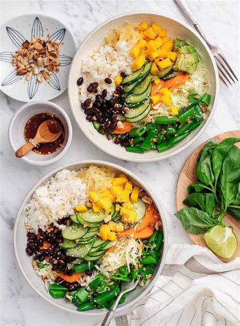How does Big Easy Rice Bowl fit into your Daily Goals - calories, carbs, nutrition