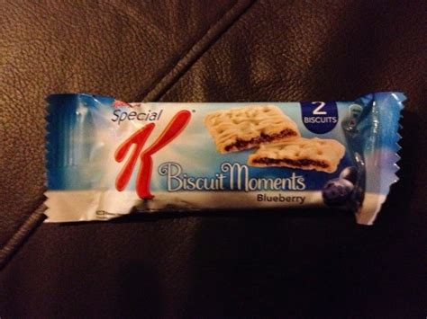 How does Biscuit Moments, Blueberry fit into your Daily Goals - calories, carbs, nutrition