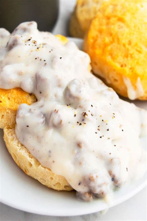 How does Biscuit with Pepper Gravy fit into your Daily Goals - calories, carbs, nutrition