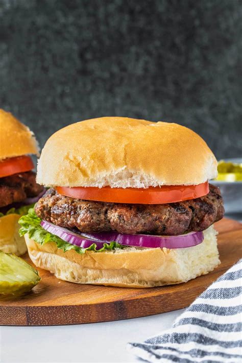 How does Bison Burger; 5 oz bison, 1 bun fit into your Daily Goals - calories, carbs, nutrition