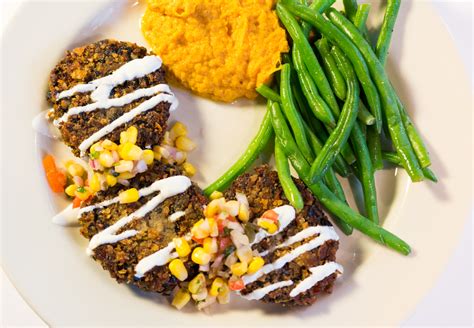 How does Black Bean Cakes fit into your Daily Goals - calories, carbs, nutrition