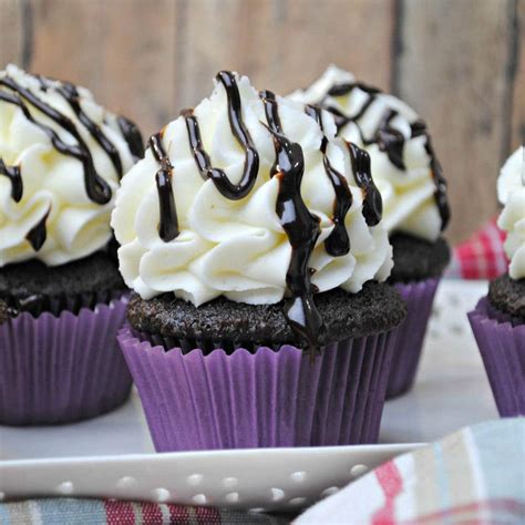 How does Black Bottom Cupcake fit into your Daily Goals - calories, carbs, nutrition