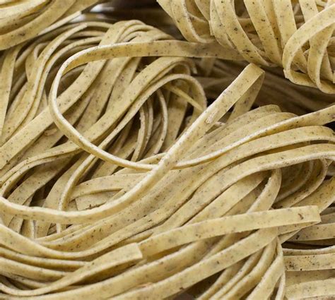 How does Black Pepper Fettuccine fit into your Daily Goals - calories, carbs, nutrition