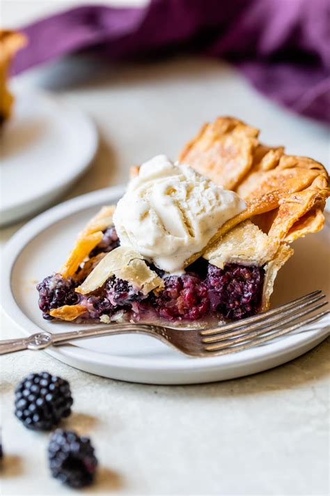 How does Blackberry Pie fit into your Daily Goals - calories, carbs, nutrition