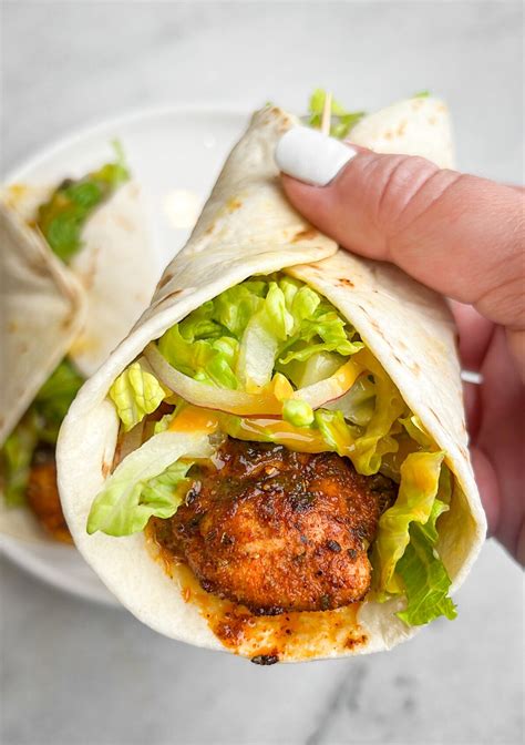 How does Blackened Chicken Wrap fit into your Daily Goals - calories, carbs, nutrition