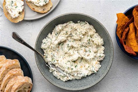 How does Blue Cheese Spread fit into your Daily Goals - calories, carbs, nutrition