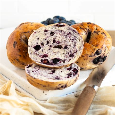 How does Blueberry Bagel fit into your Daily Goals - calories, carbs, nutrition