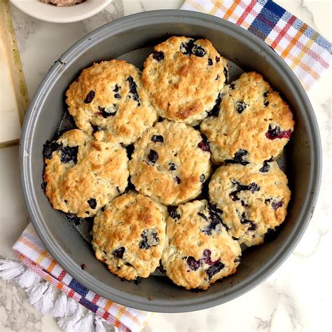 How does Blueberry Biscuit Moment fit into your Daily Goals - calories, carbs, nutrition