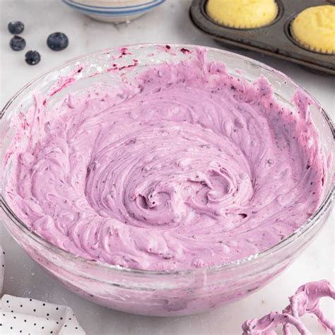 How does Blueberry Cream Cheese Frosting fit into your Daily Goals - calories, carbs, nutrition