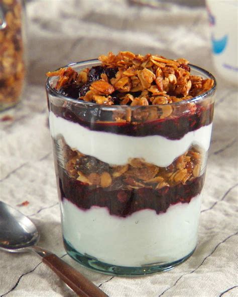 How does Blueberry Granola Parfait 68oz fit into your Daily Goals - calories, carbs, nutrition