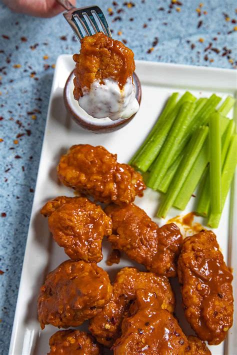 How does Boneless Spicy Buffalo Chicken Wings fit into your Daily Goals - calories, carbs, nutrition