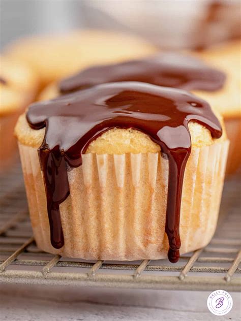 How does Boston Cream Cupcake fit into your Daily Goals - calories, carbs, nutrition