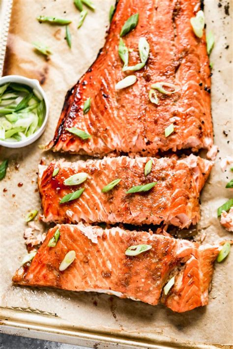 How does Bourbon salmon filet on brioche (87521.0) fit into your Daily Goals - calories, carbs, nutrition