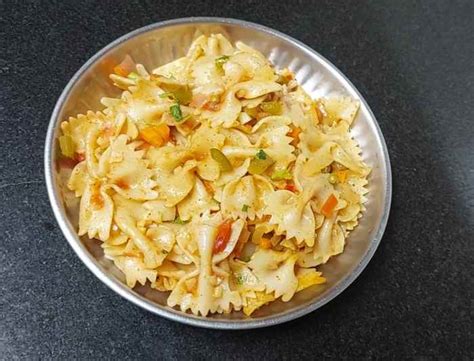 How does Bow Tie Vegetable Casserette fit into your Daily Goals - calories, carbs, nutrition